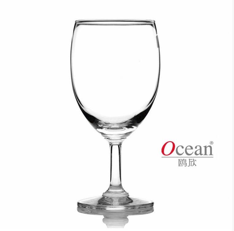 經(jīng)典玻璃高腳酒杯