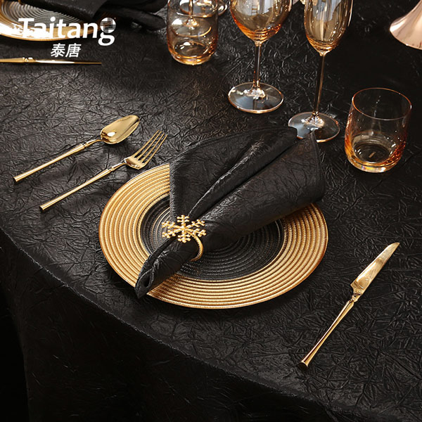 簡(jiǎn)約黑色縐布桌布