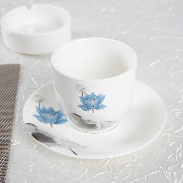 藍(lán)蓮花骨瓷擺臺(tái)餐具