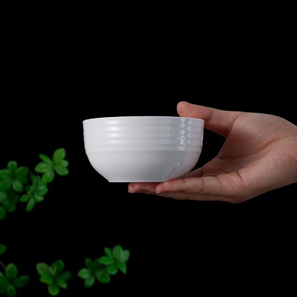 細(xì)紋白瓷碗