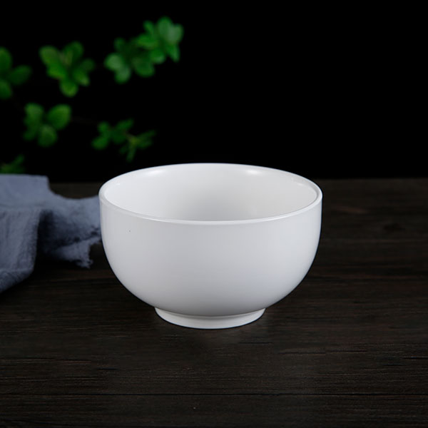 圓潤白瓷碗
