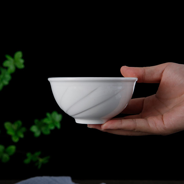 斜紋白瓷碗